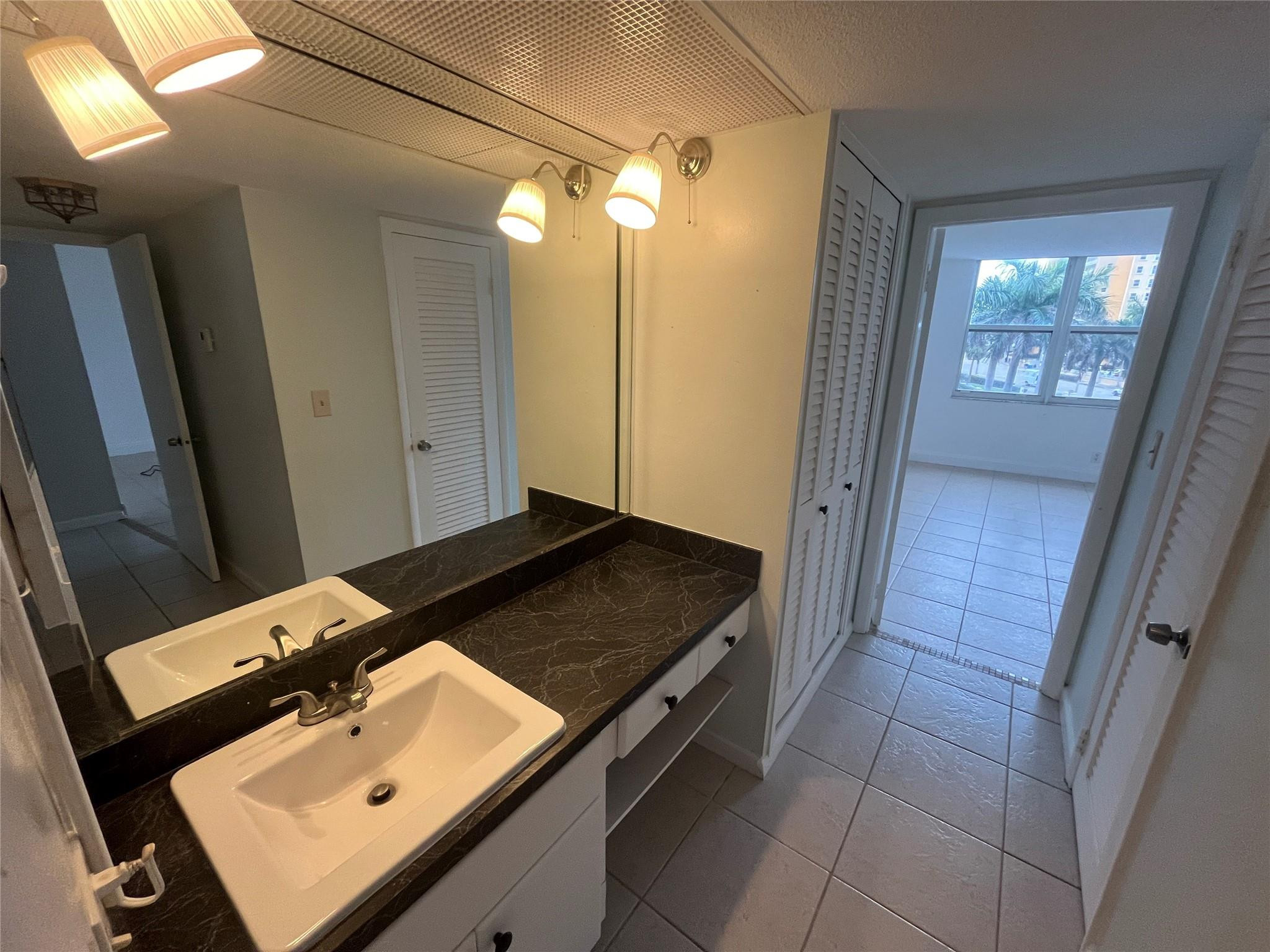 301 N Ocean Boulevard 307