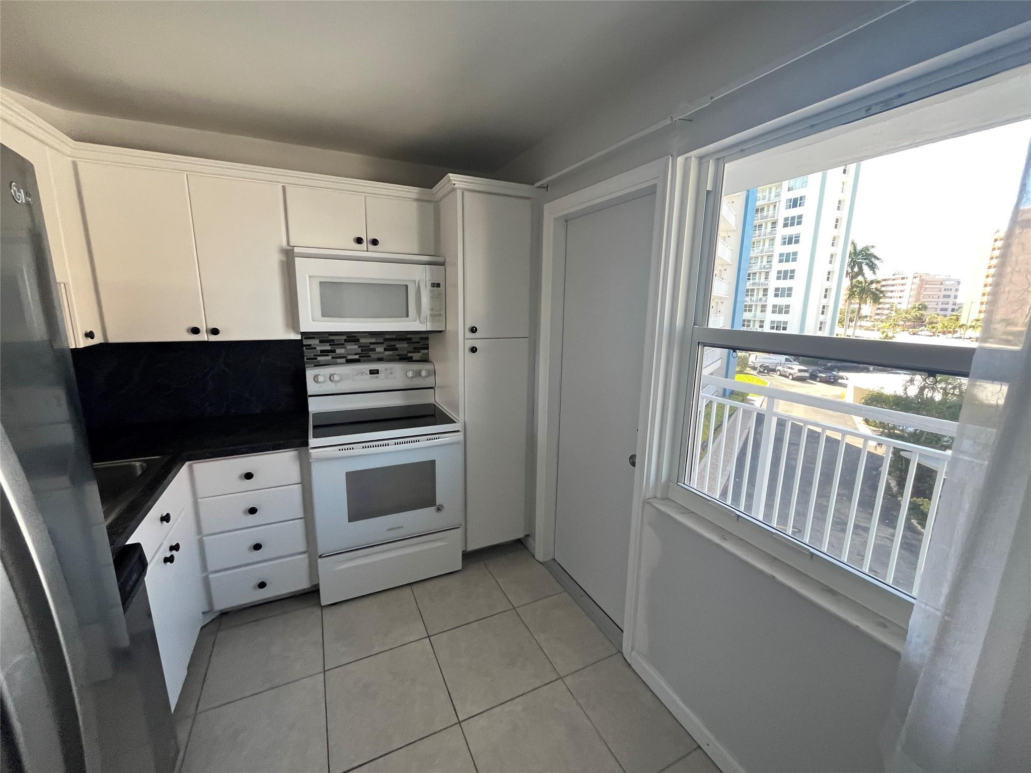 301 N Ocean Boulevard 307