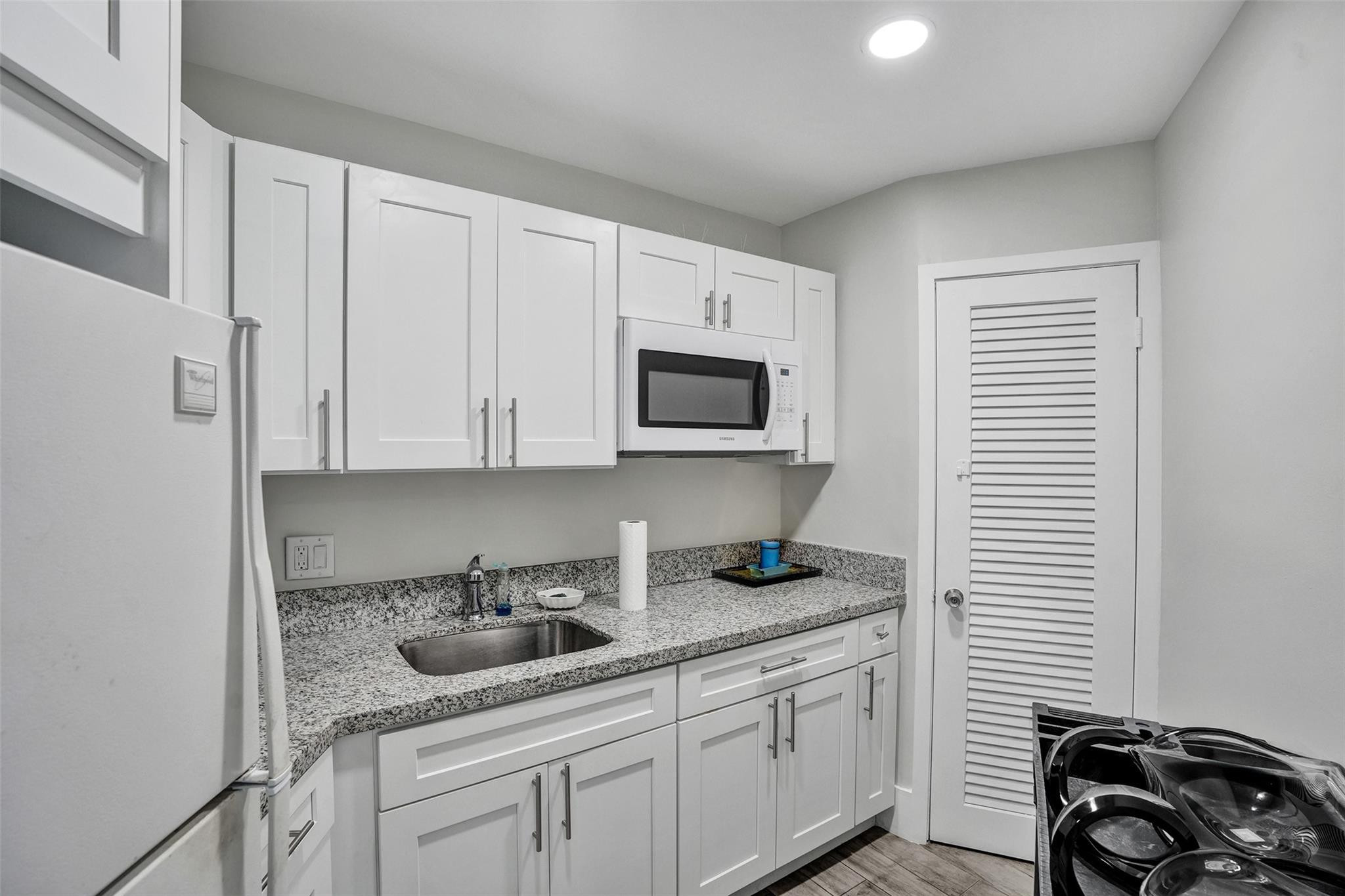 301 N Ocean Boulevard 307