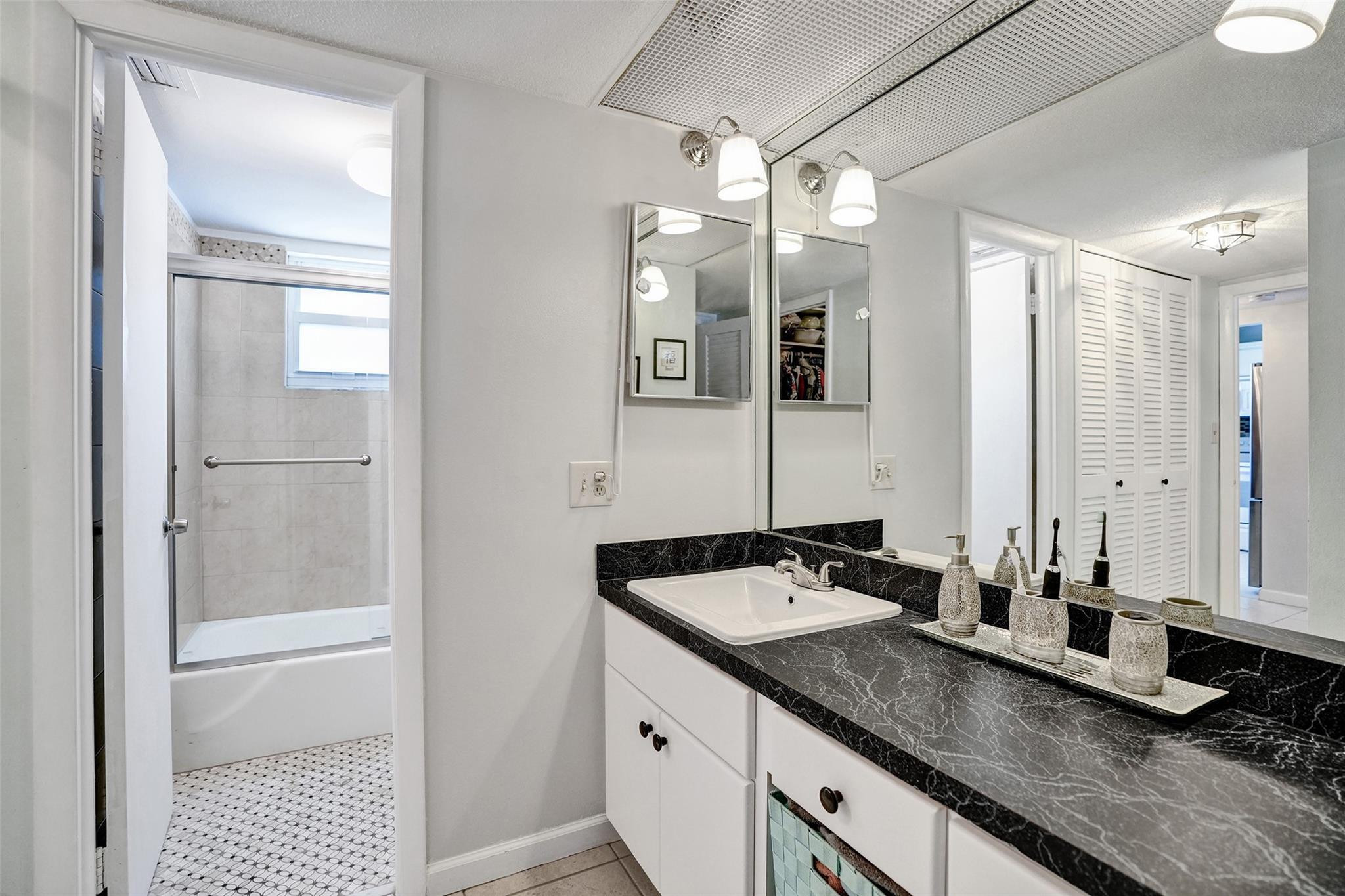 301 N Ocean Boulevard 307