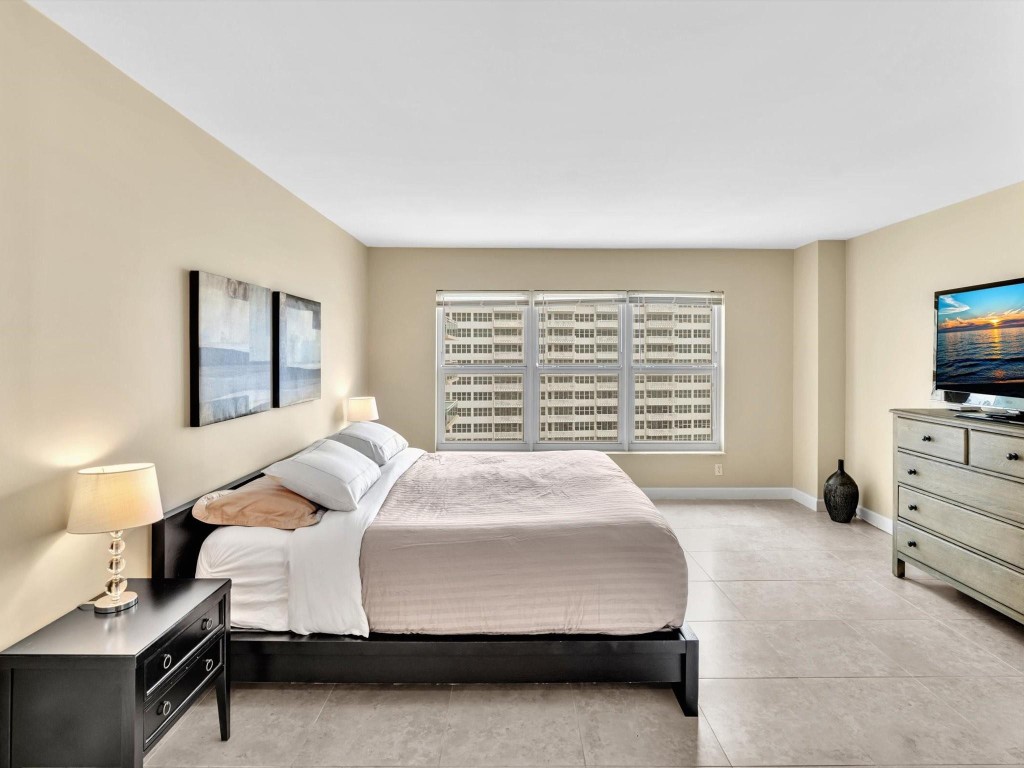 3900 GALT OCEAN DR 1214