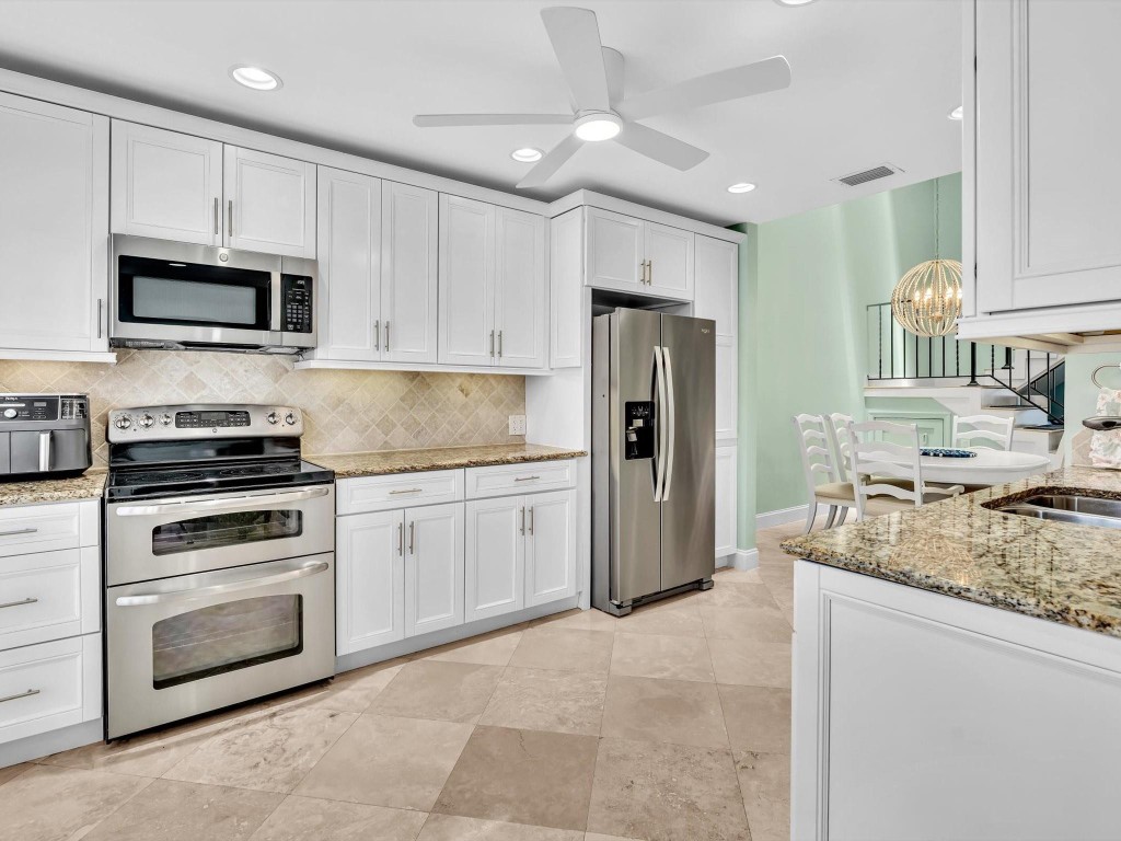 1194 Hillsboro Mile 64