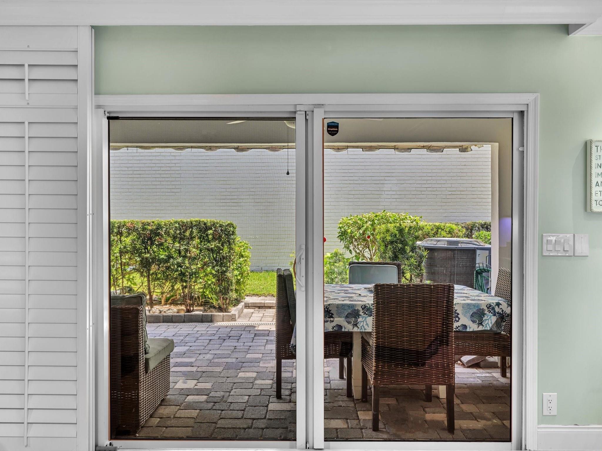 1194 Hillsboro Mile 64