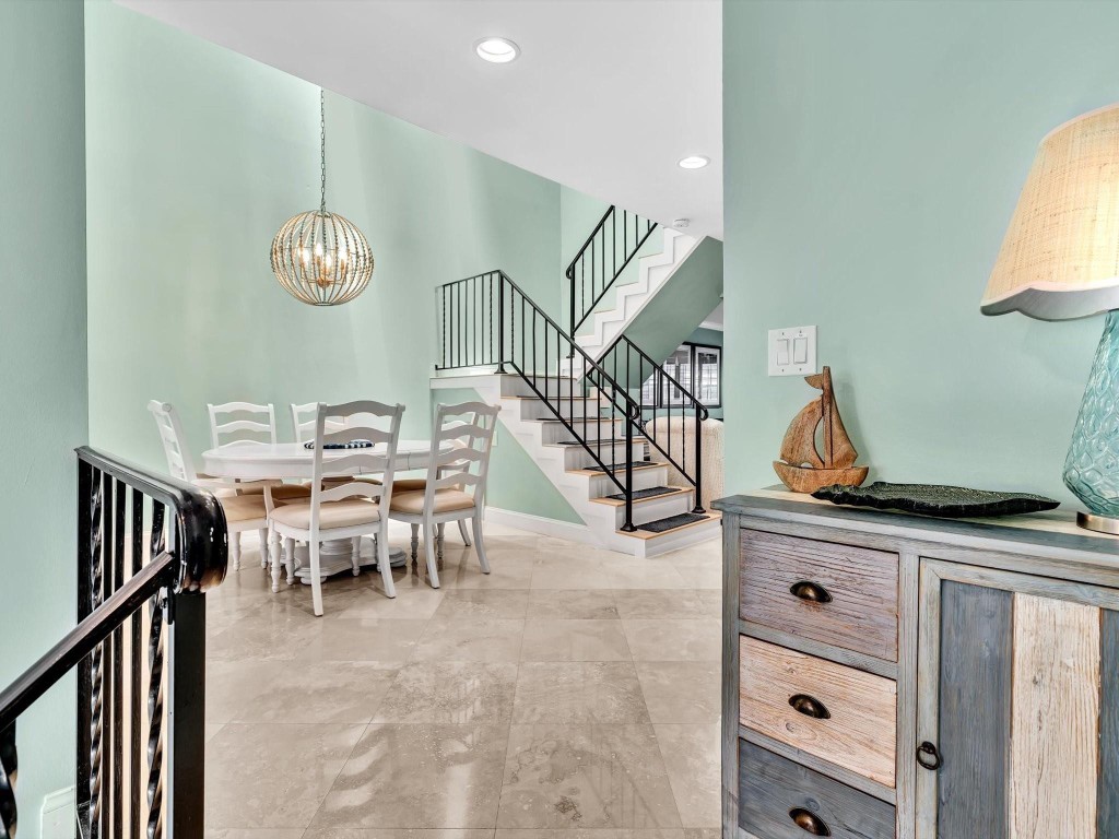 1194 Hillsboro Mile 64