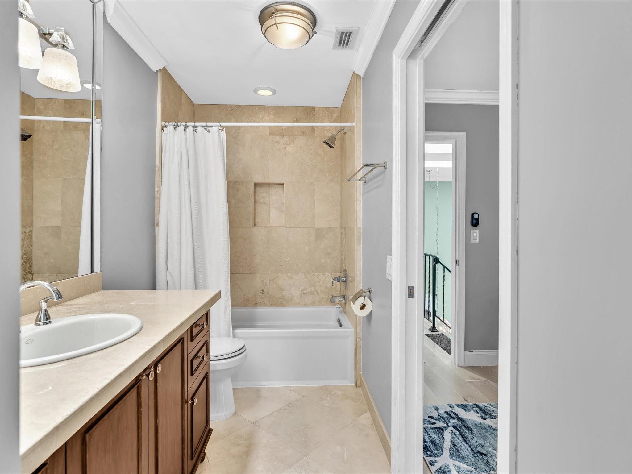 1194 Hillsboro Mile 64