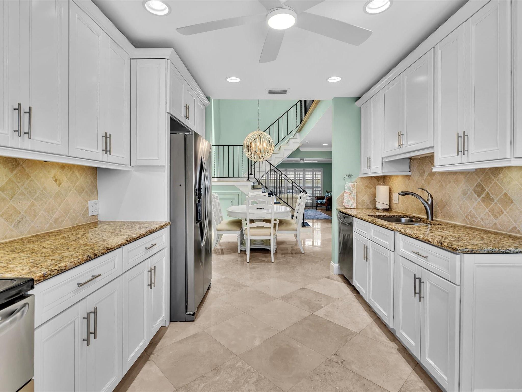 1194 Hillsboro Mile 64