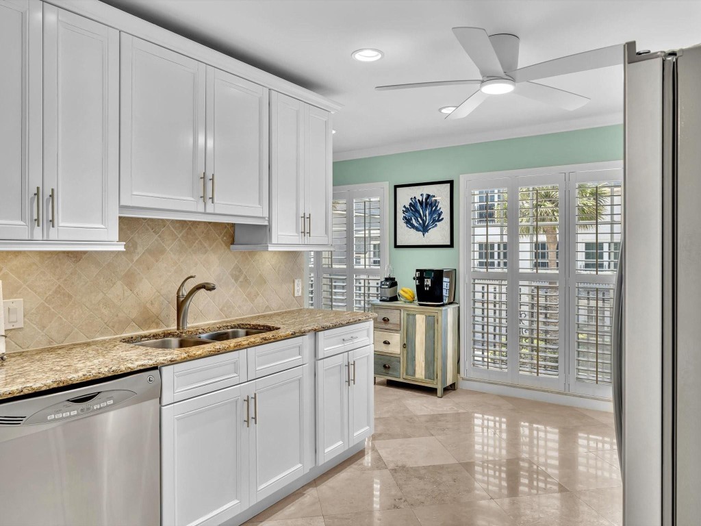 1194 Hillsboro Mile 64