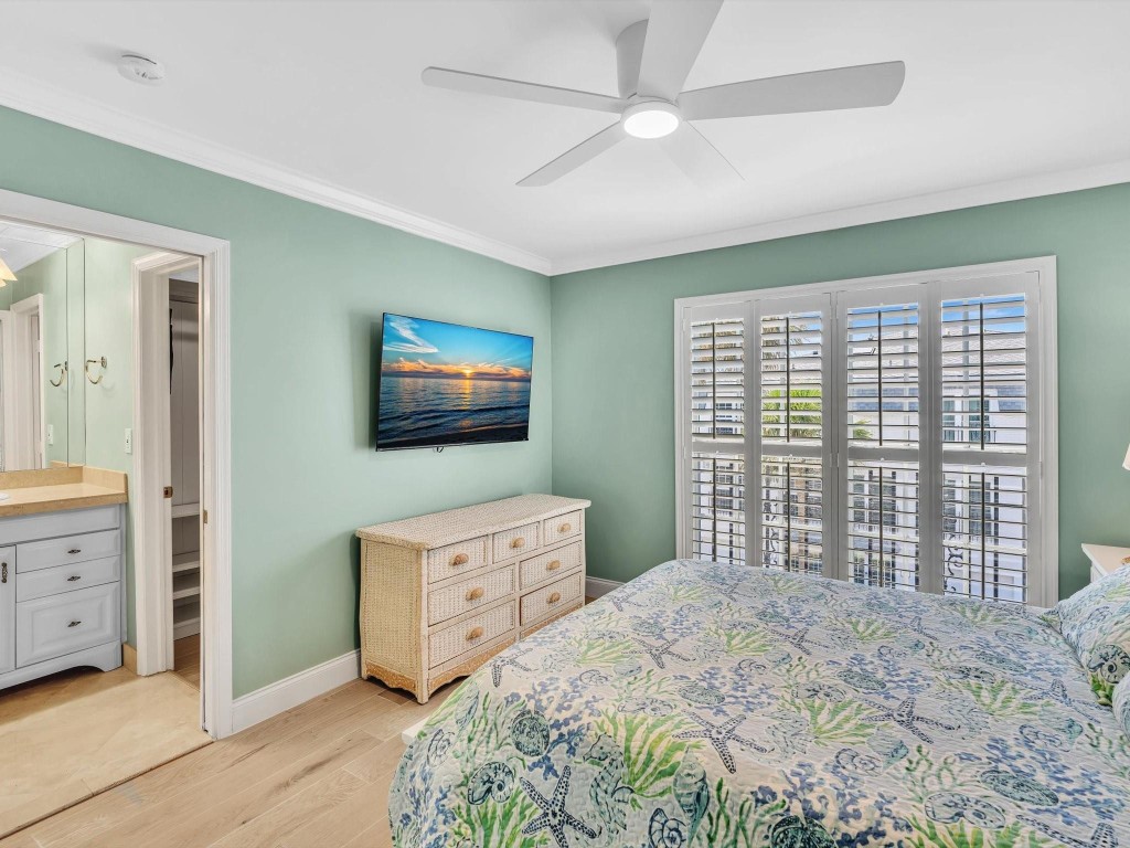 1194 Hillsboro Mile 64