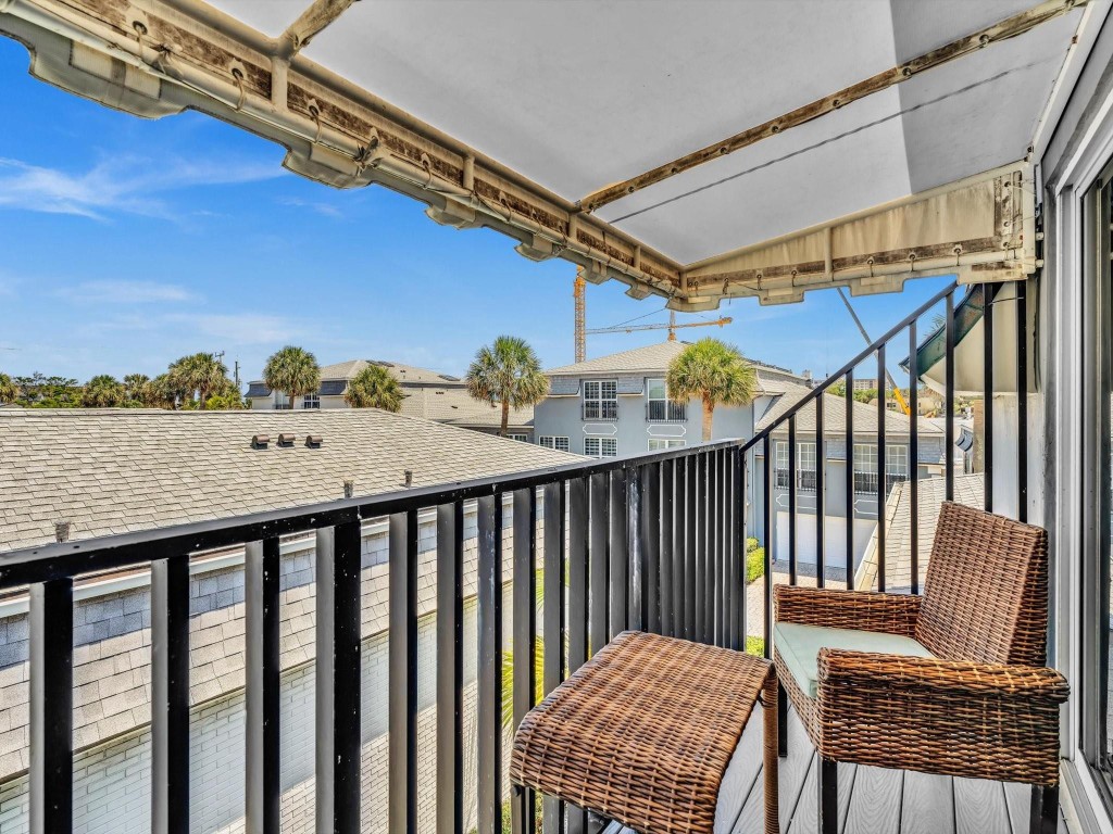 1194 Hillsboro Mile 64