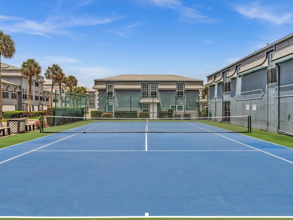 1194 Hillsboro Mile 64