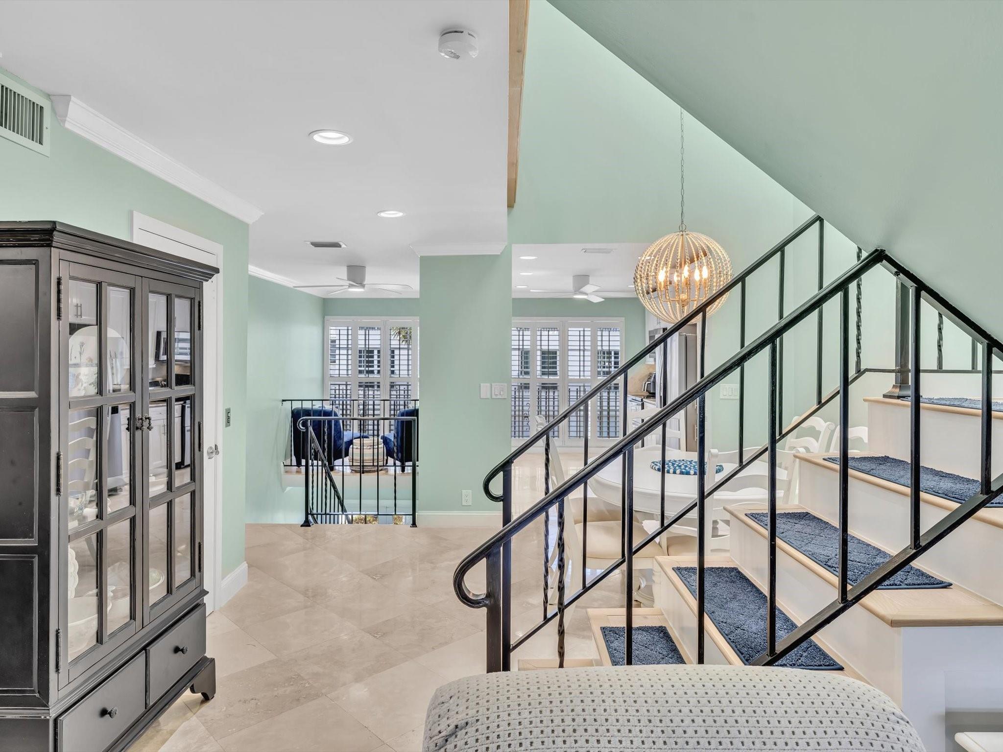 1194 Hillsboro Mile 64