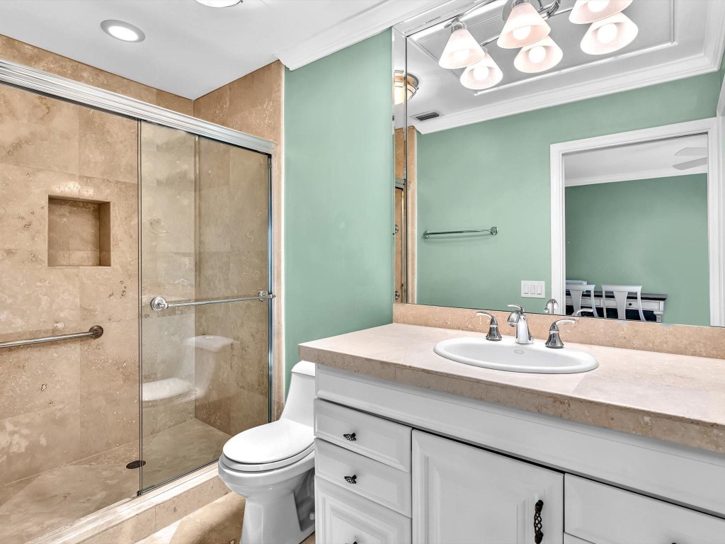 1194 Hillsboro Mile 64