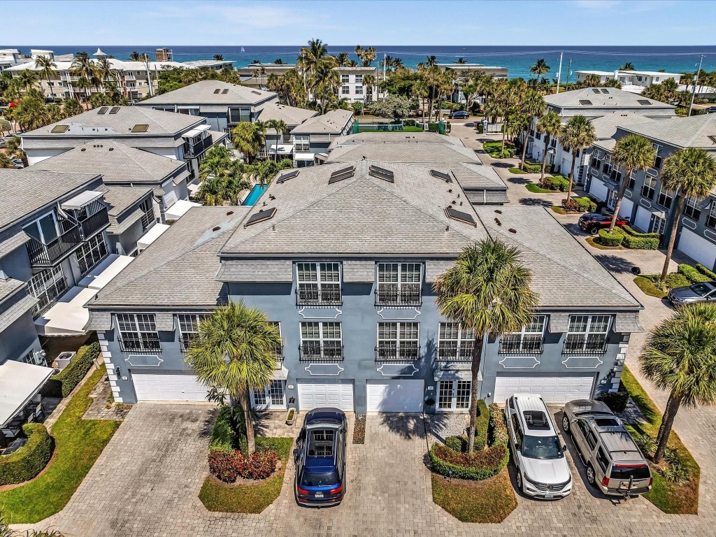 1194 Hillsboro Mile 64