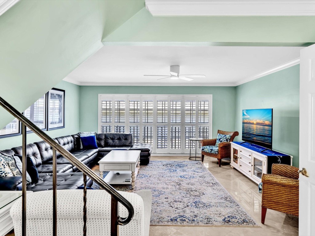 1194 Hillsboro Mile 64