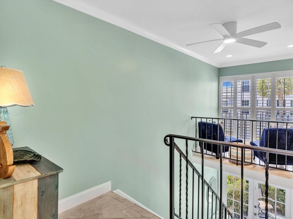 1194 Hillsboro Mile 64