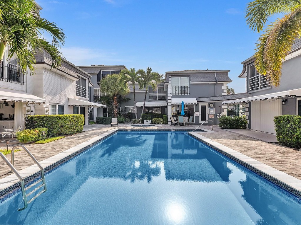 1194 Hillsboro Mile 64