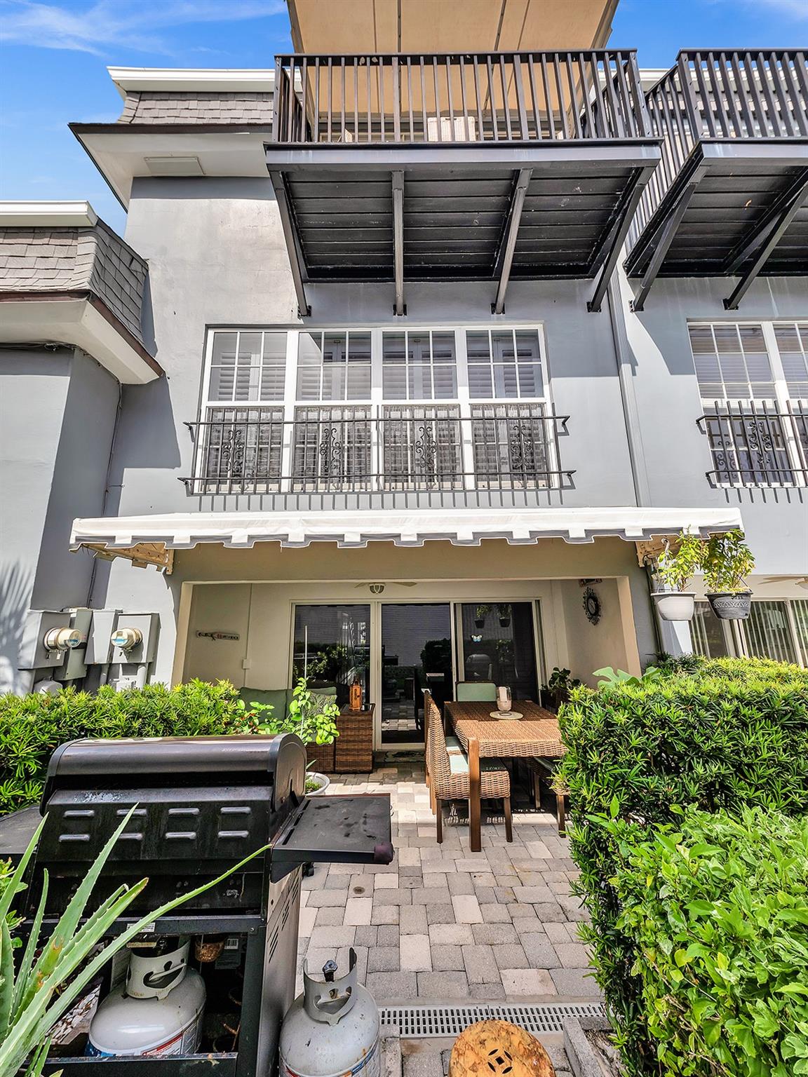 1194 Hillsboro Mile 64