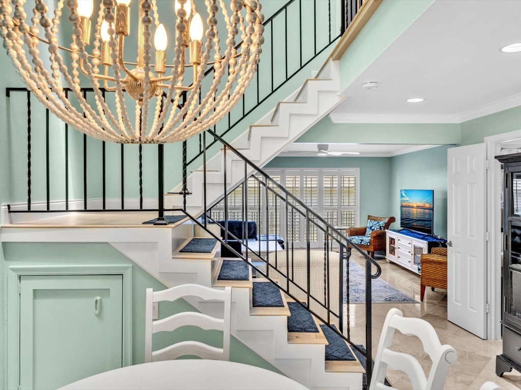 1194 Hillsboro Mile 64