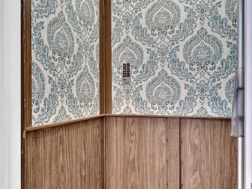 1194 Hillsboro Mile 64