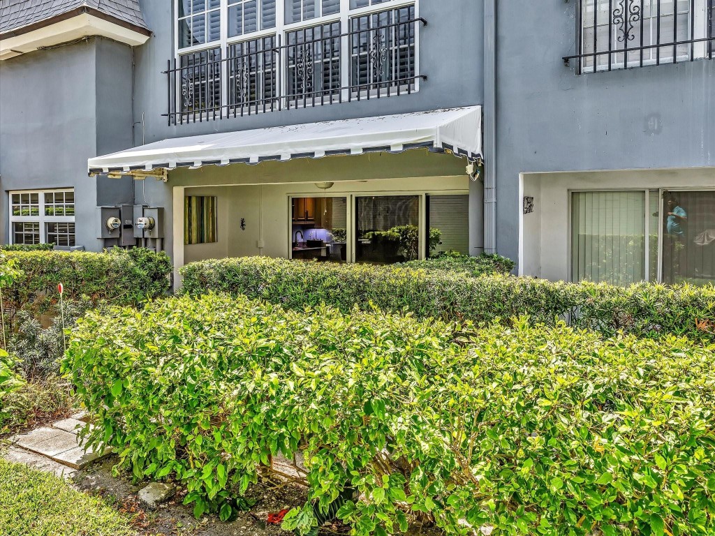 1194 Hillsboro Mile 64