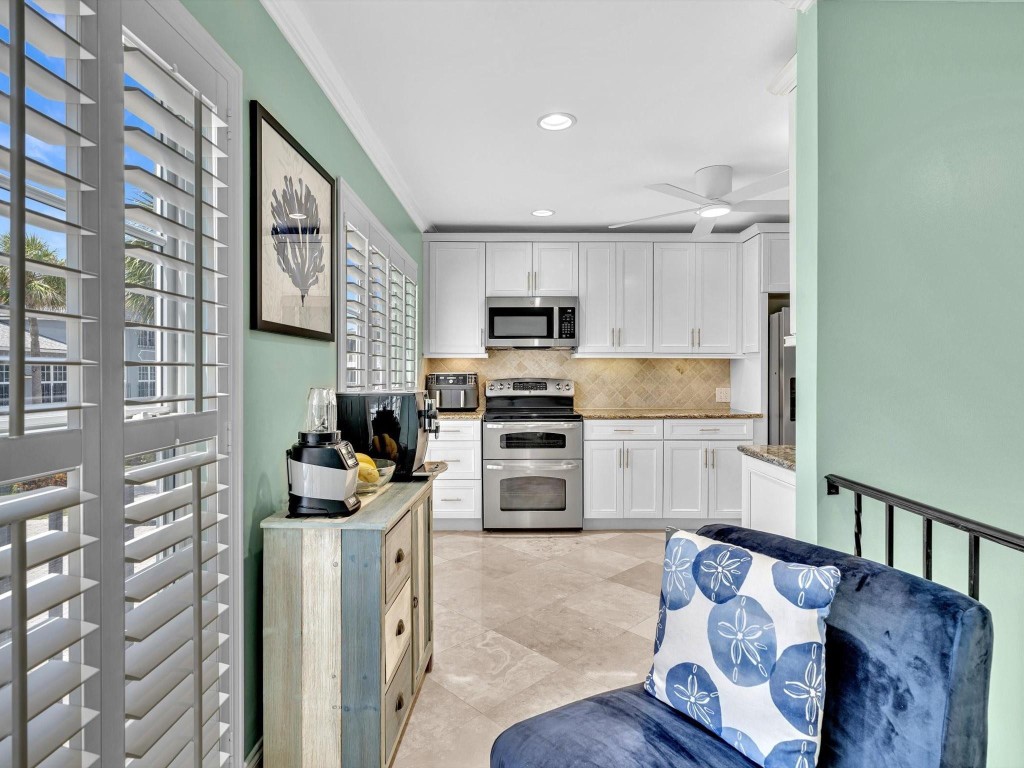 1194 Hillsboro Mile 64