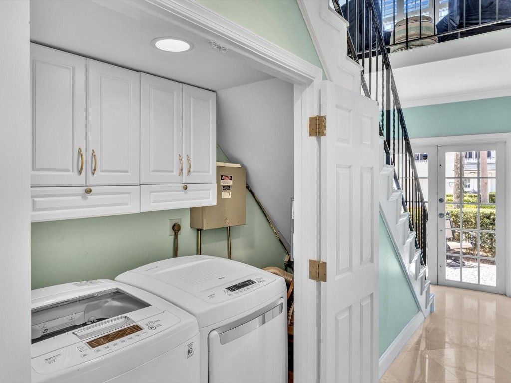 1194 Hillsboro Mile 64