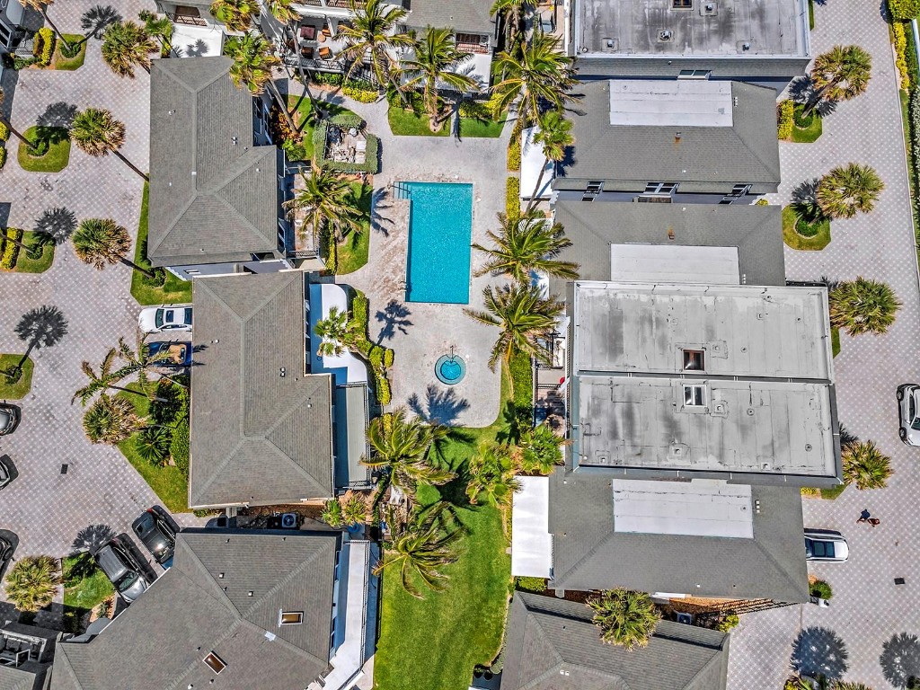 1194 Hillsboro Mile 64