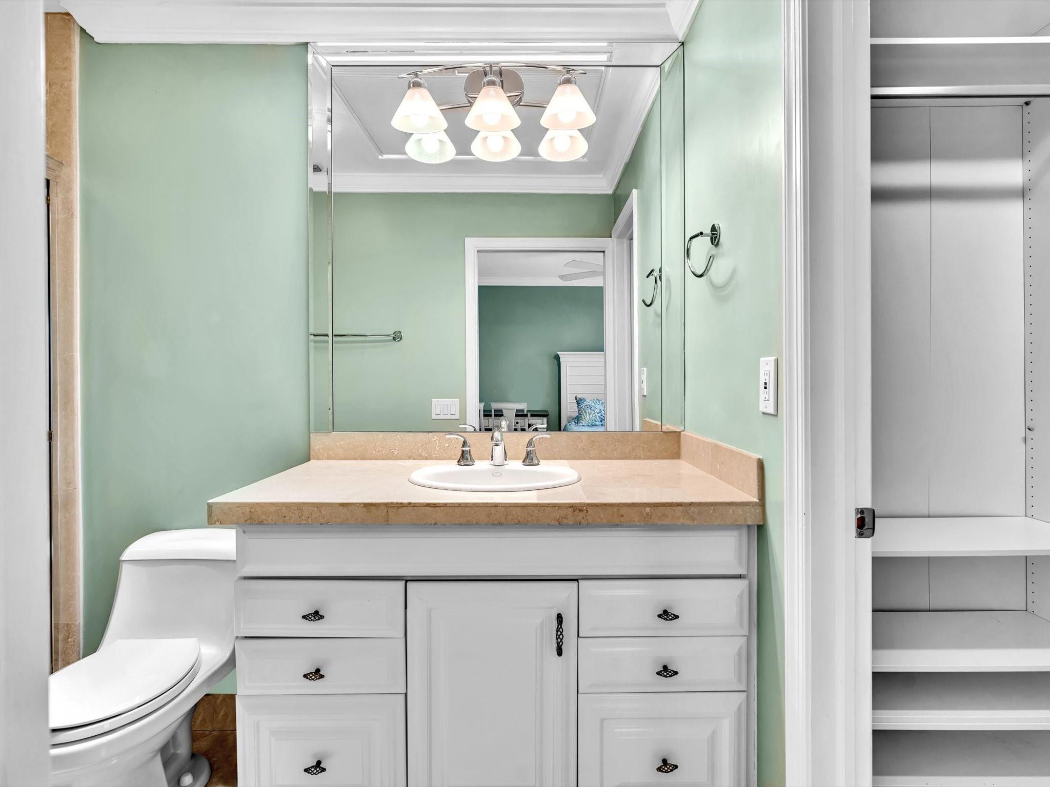 1194 Hillsboro Mile 64