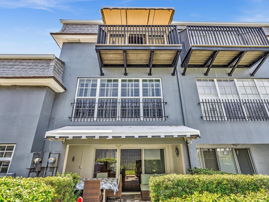 1194 Hillsboro Mile 64