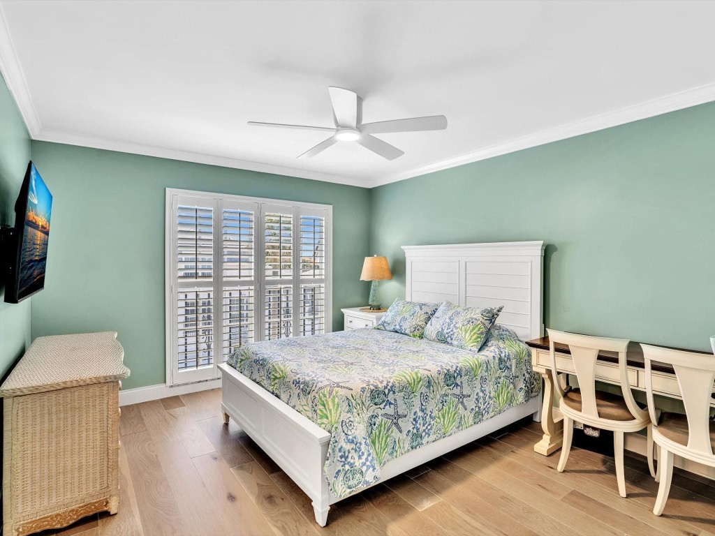 1194 Hillsboro Mile 64