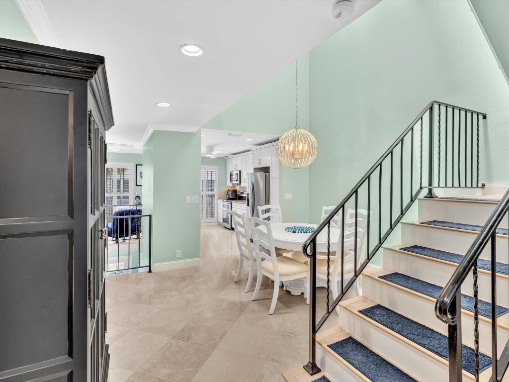 1194 Hillsboro Mile 64