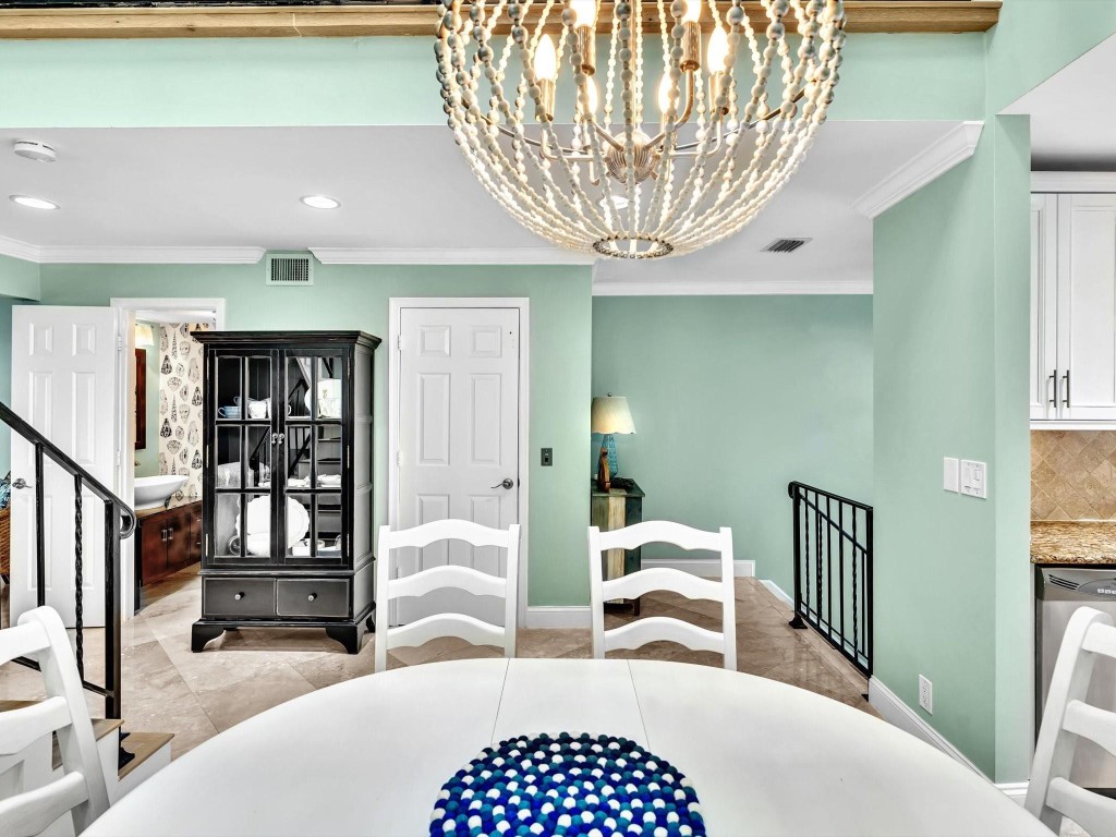 1194 Hillsboro Mile 64