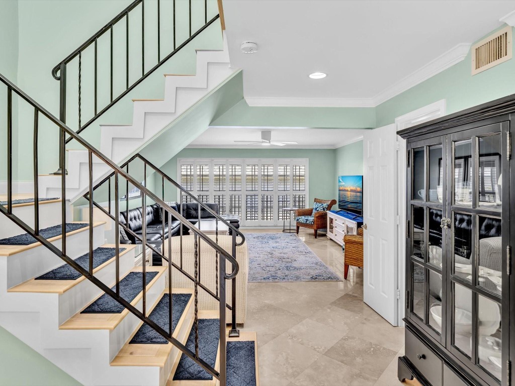 1194 Hillsboro Mile 64