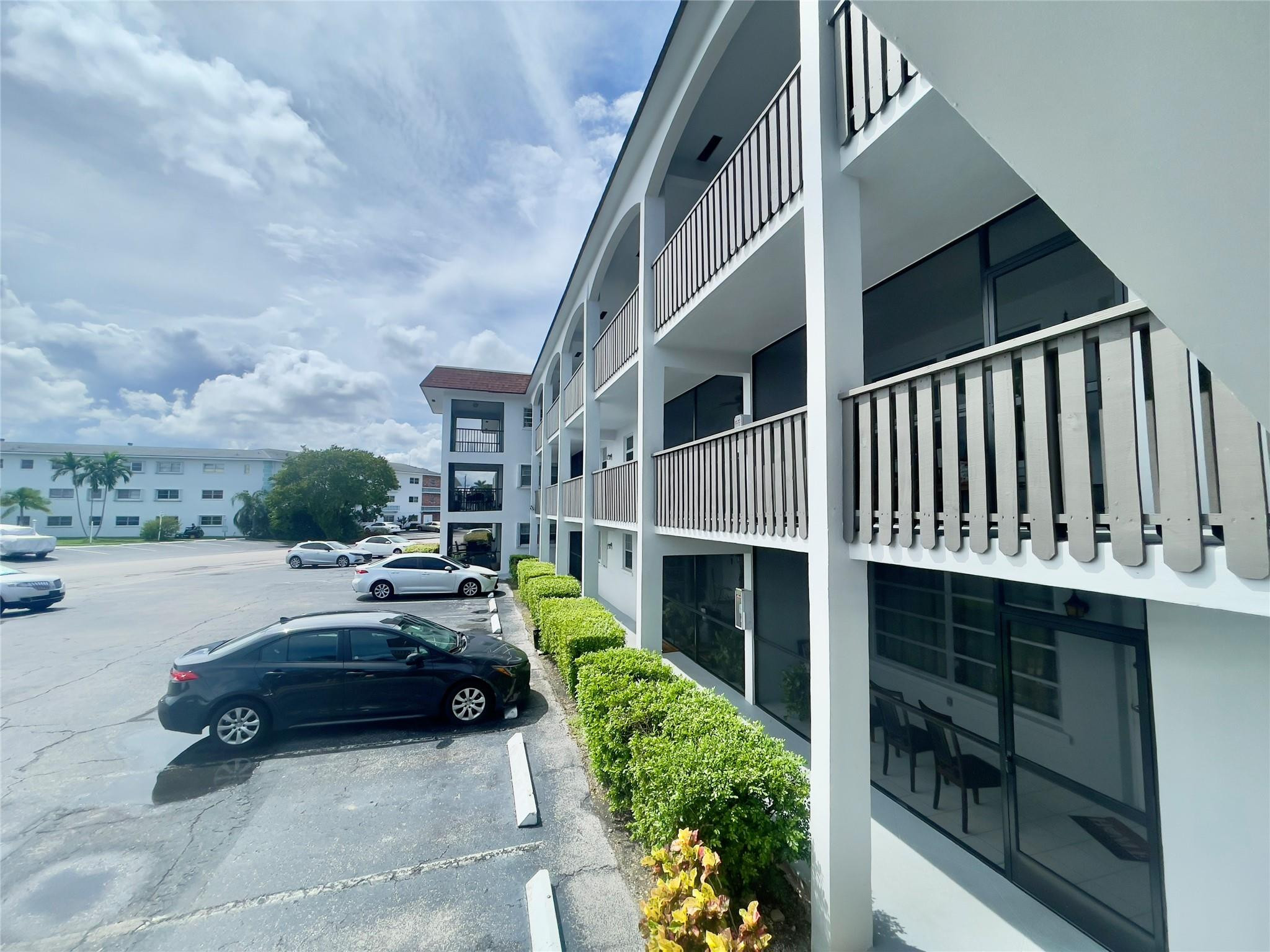 651 E Pine Drive 310