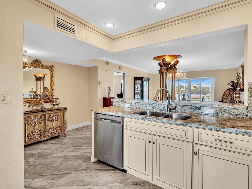 3990 NW 42nd Ave 308