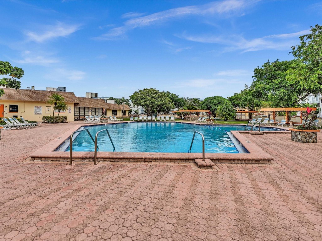 3990 NW 42nd Ave 308