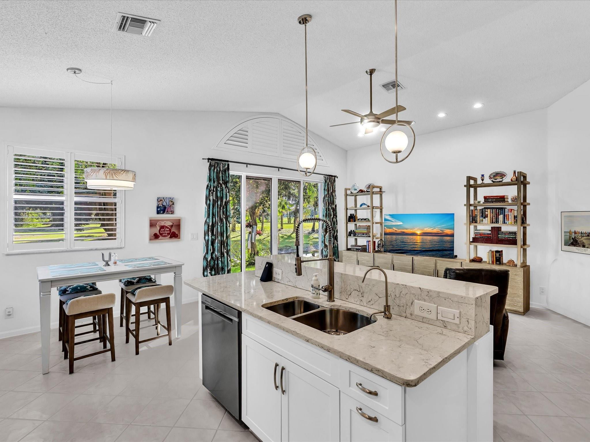 3580 Canary Palm Ct