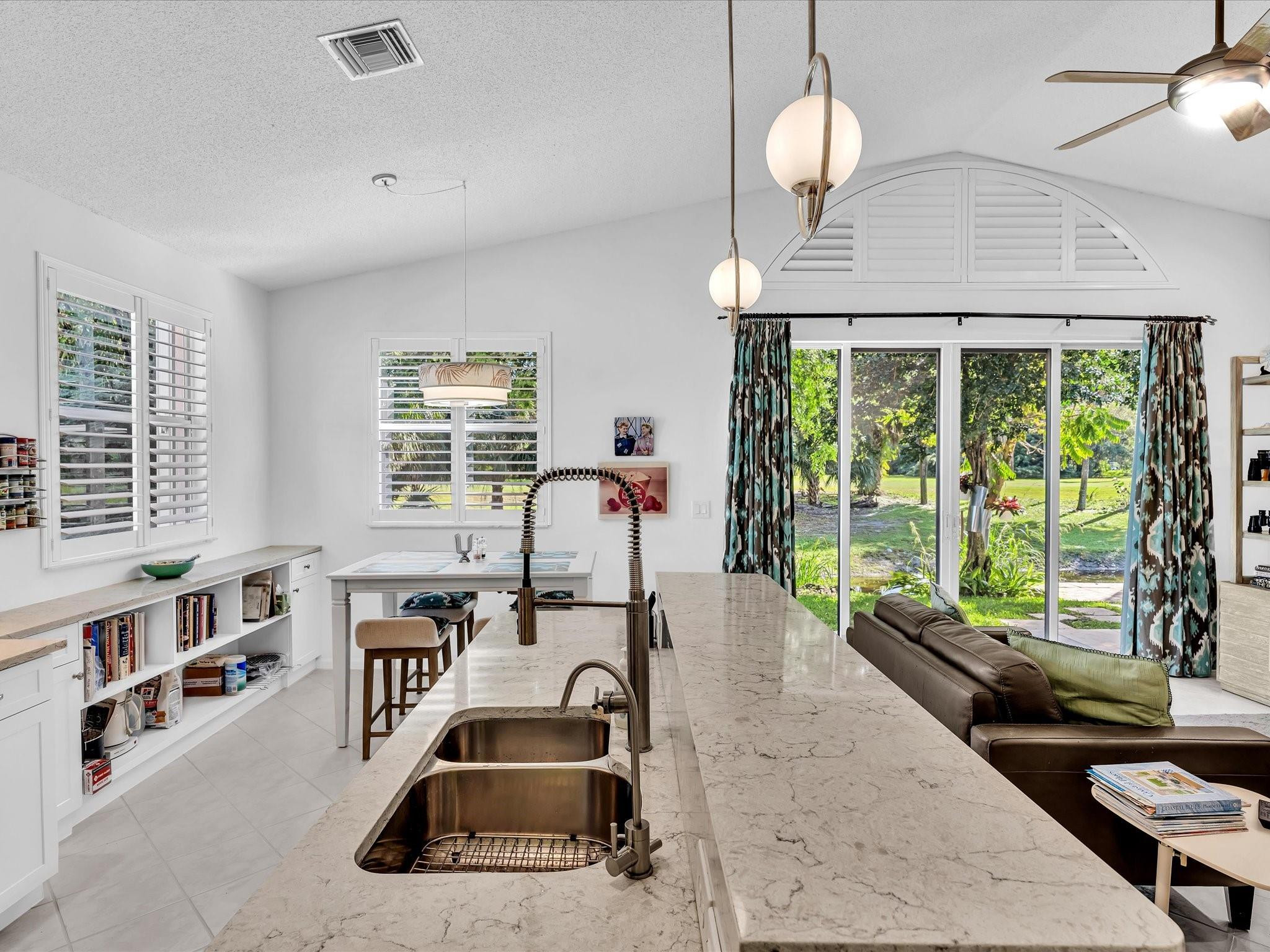 3580 Canary Palm Ct