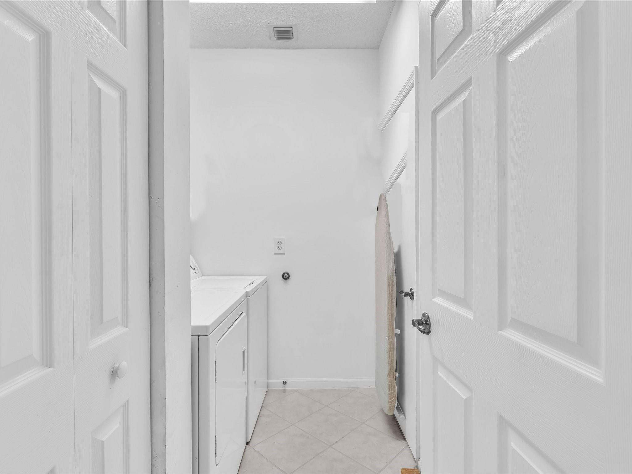 3580 Canary Palm Ct