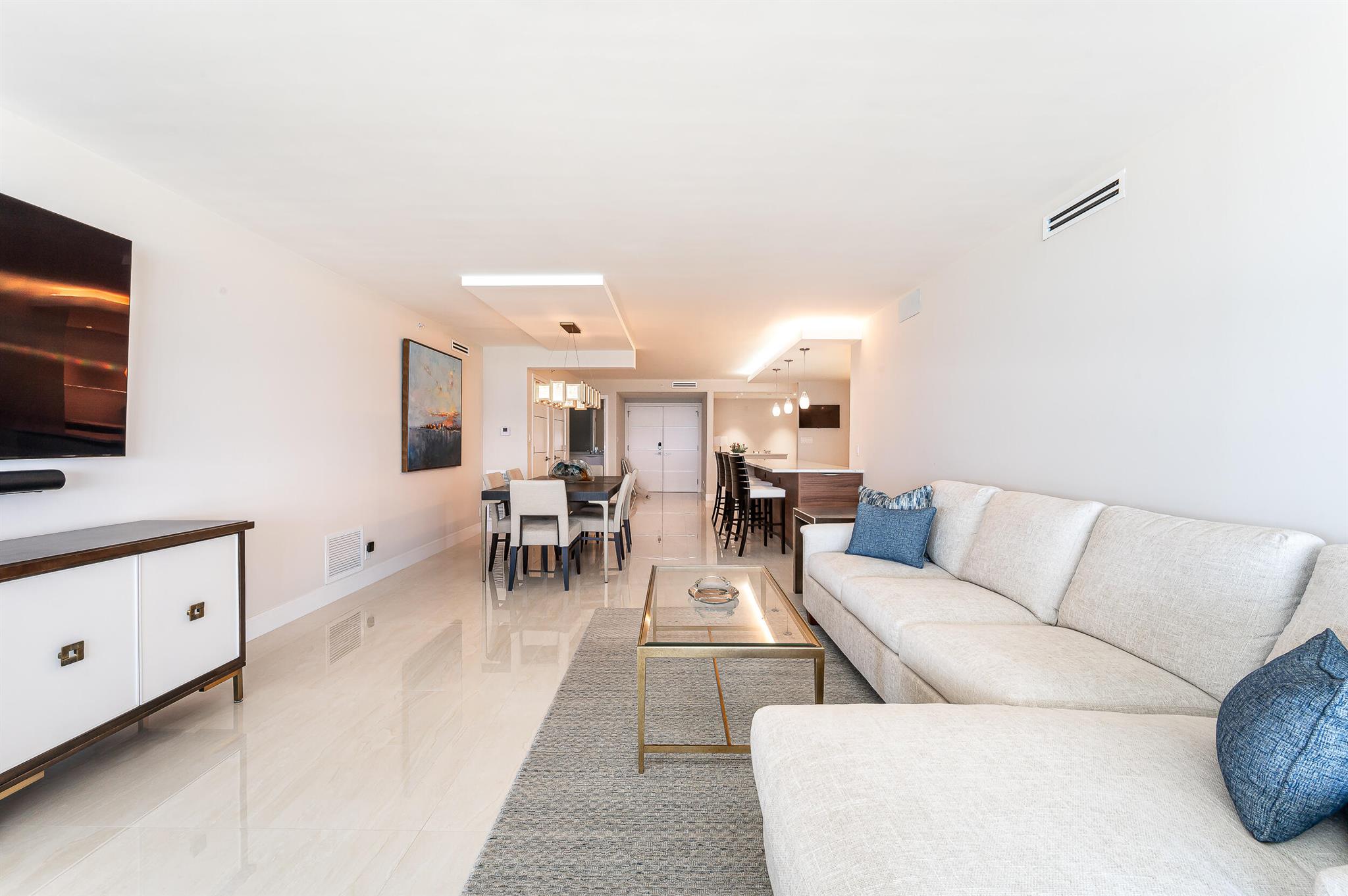 1155 Hillsboro Mile 207