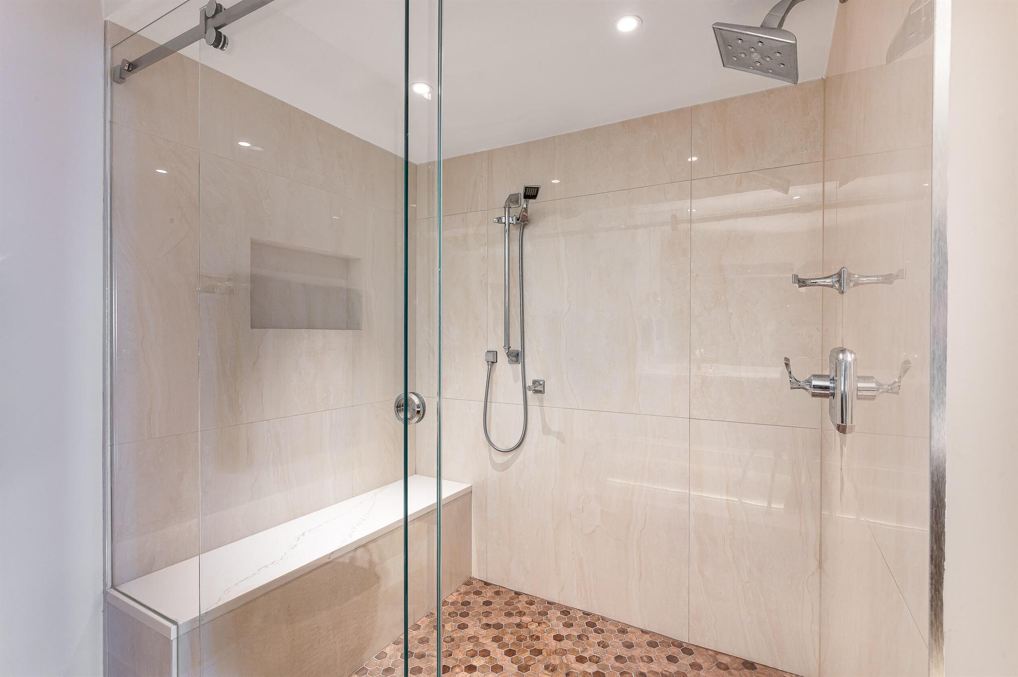 1155 Hillsboro Mile 207