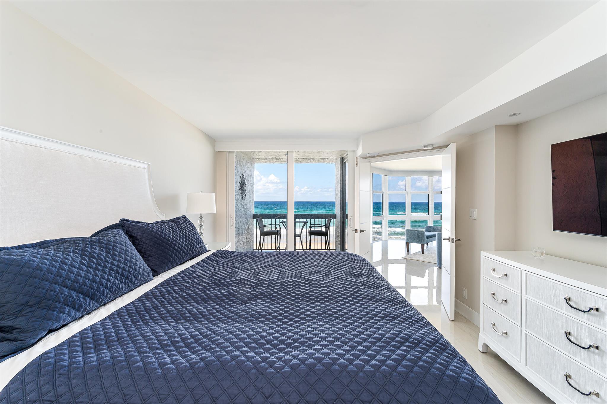 1155 Hillsboro Mile 207