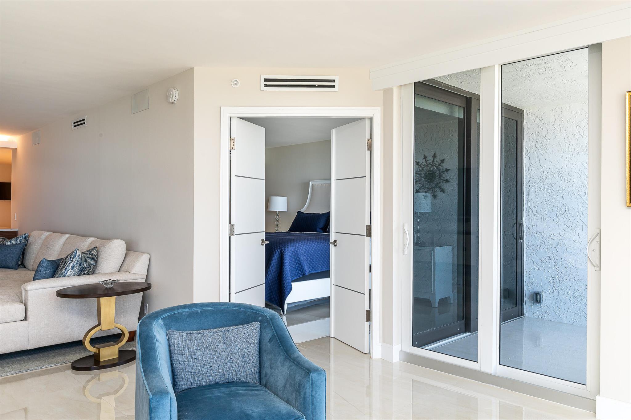 1155 Hillsboro Mile 207