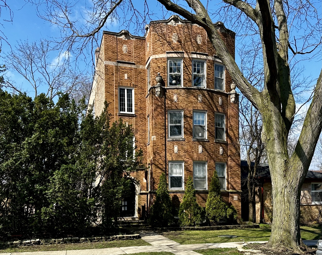 8912 Ewing Avenue Unit: GDN