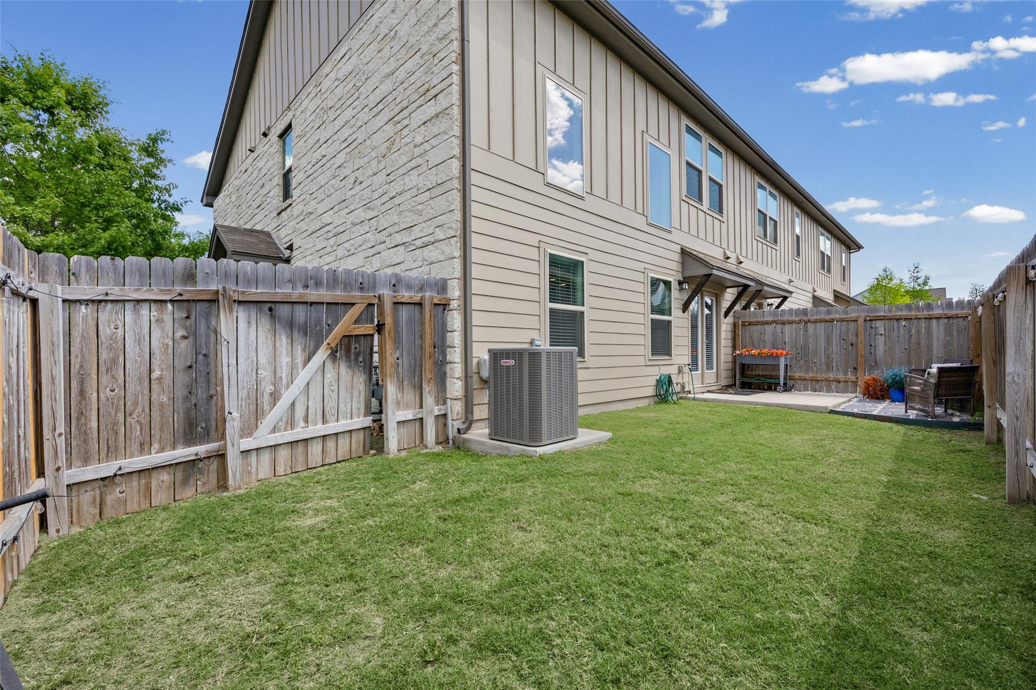 7200 Redding DR
