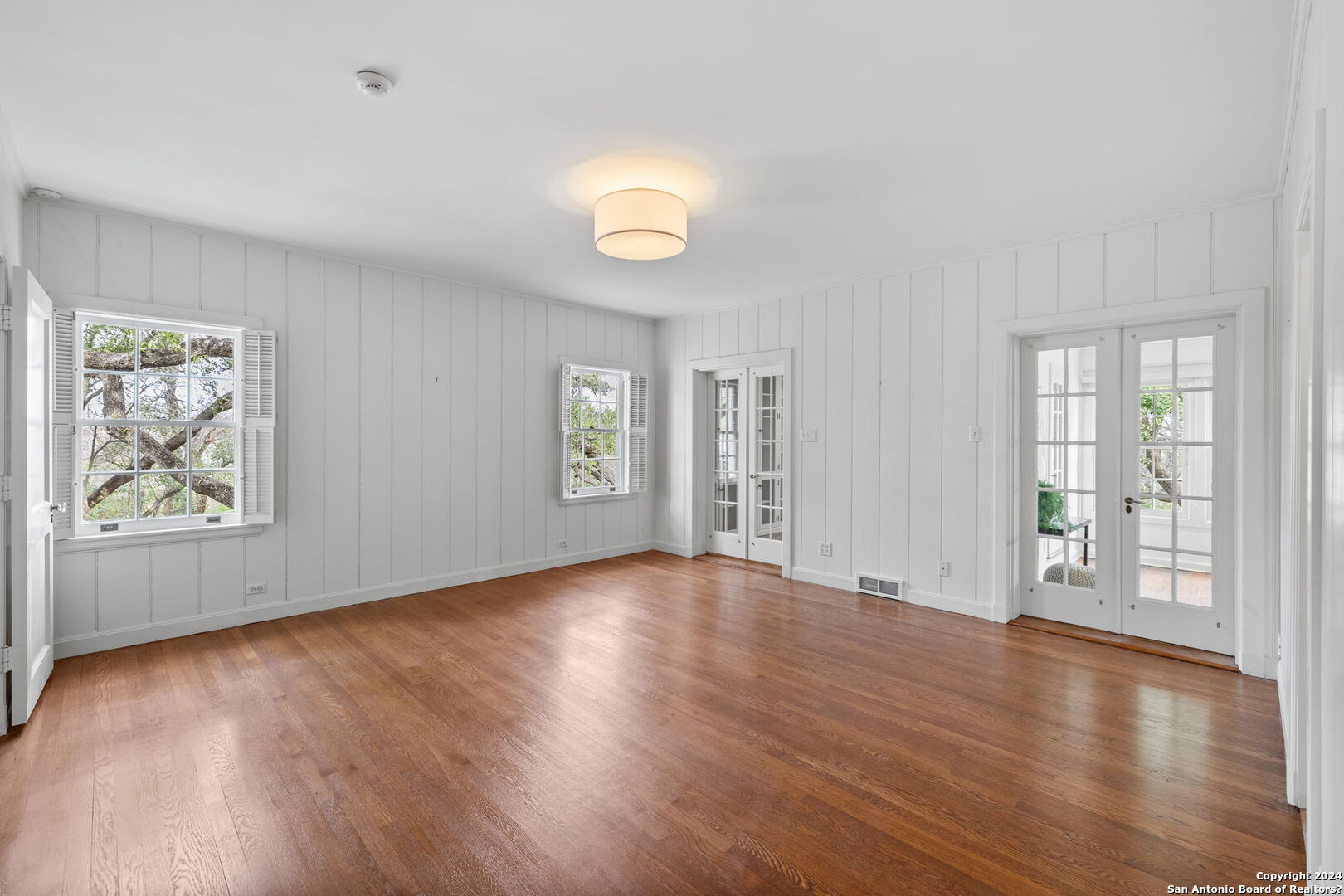 10 Ironwood Rd