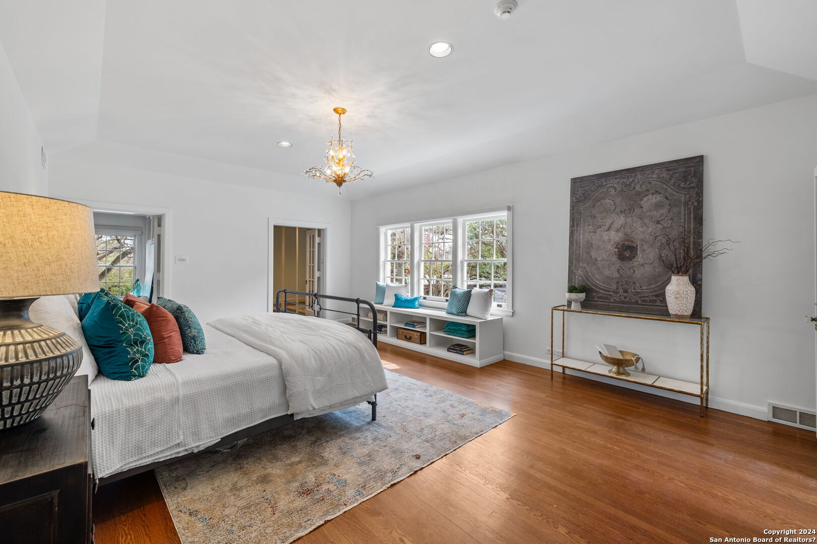 10 Ironwood Rd