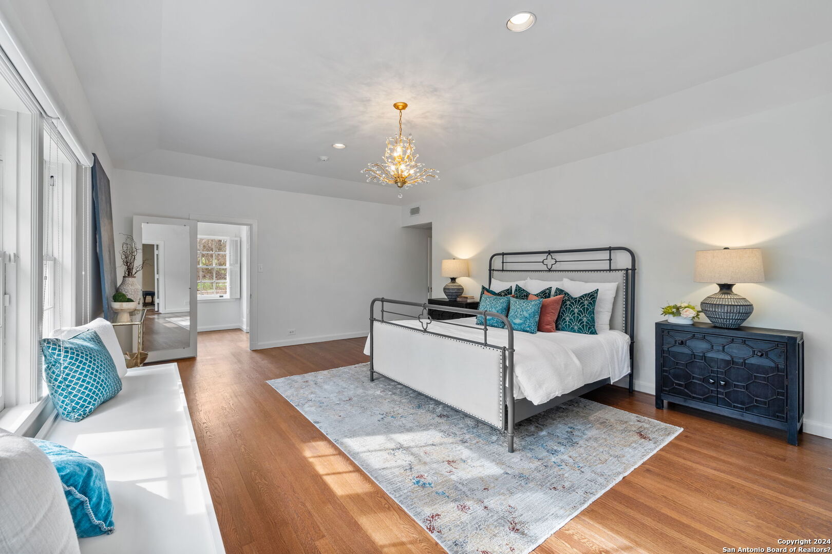 10 Ironwood Rd