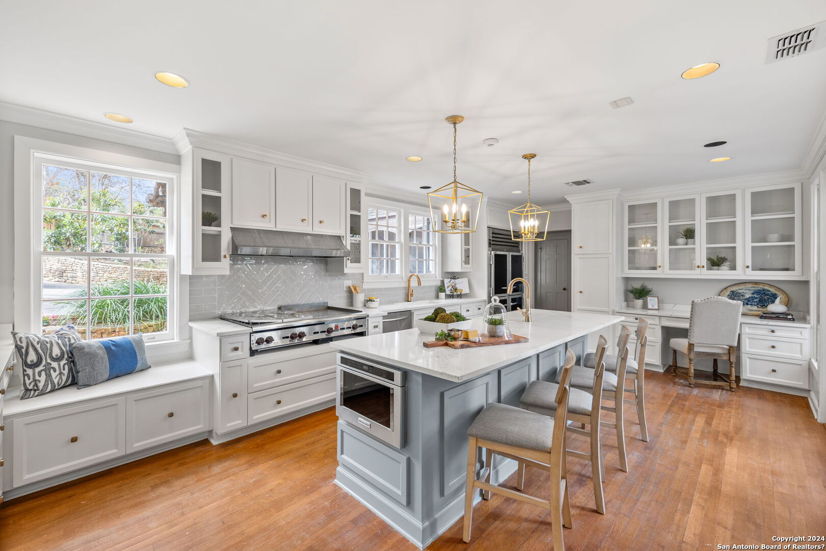 10 Ironwood Rd