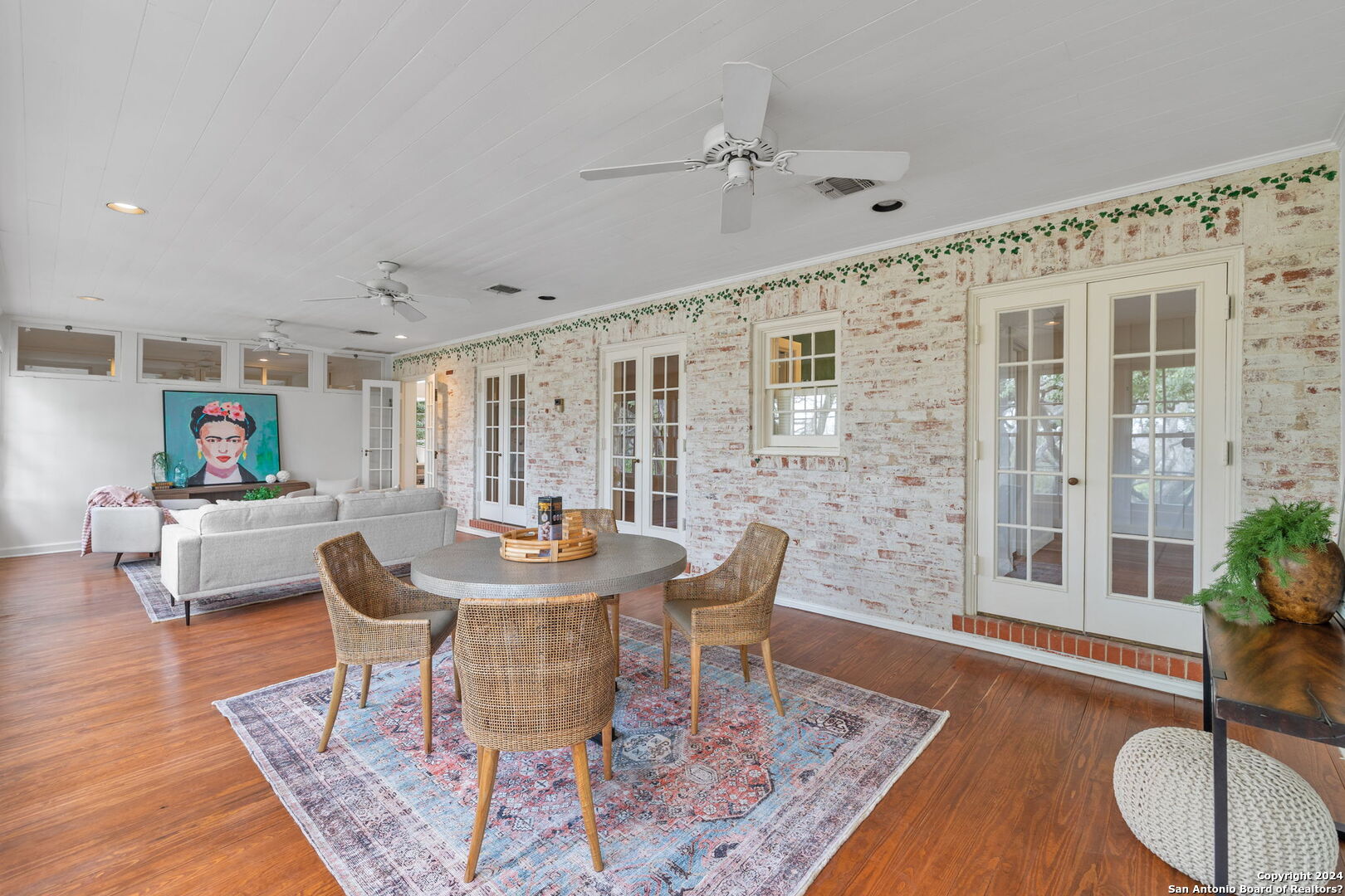 10 Ironwood Rd